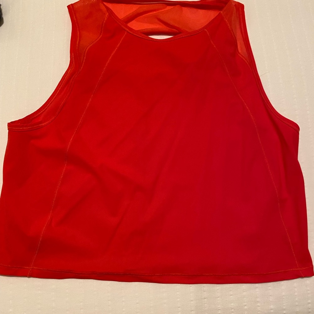 Lululemon Train to be tank top